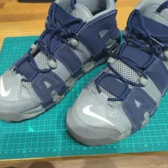 Nike エア モアアップテンポ ネイビー ハイカットスニーカーのサムネイル