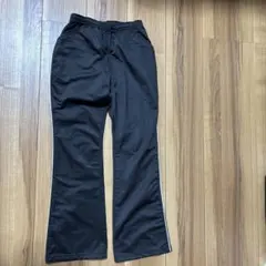 140サイズ 黒 フレアパンツ サイドライン