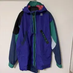 adidas フード付きナイロンジャケット