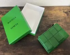 BOTTEGA VENETA グリーンレザー財布