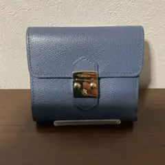 ☆開店セール☆ 25年購入 未使用品 美品 フルラ レザー ロゴ 折り財布②のサムネイル