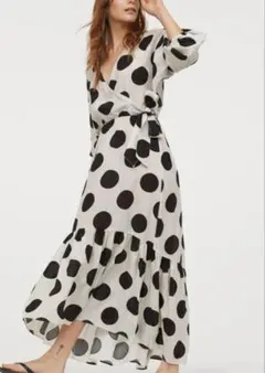 美品H&M エイチアンドエム■芸能人多数着用　雑誌掲載　ドットマキシ丈ワンピース