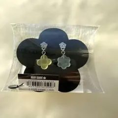 MaryQuant 両耳　フラワーピアス