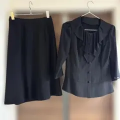 [新品未着用]レディース ブラックフォーマルスーツ(ブラウスとフレアスカート)