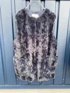 【ZARA】フェイクファーベスト　ネイビー　Sサイズ
