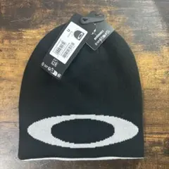 OAKLEY リバーシブルニット帽 黒・白