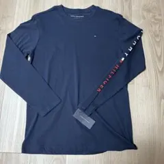 ☆新品タグ付き トミーヒルフィガー 長袖Tシャツ紺 ジュニアXL