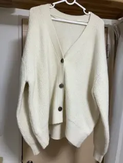 GU アイボリー Vネックカーディガン XL