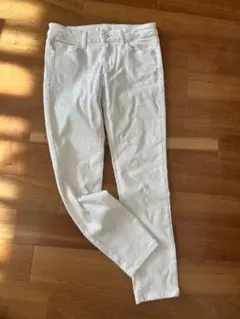 【ユニクロ】ホワイトストレッチデニム