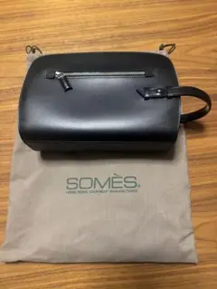 SOMÈS ブラックレザー クラッチバッグ