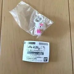 ガチャガチャ ハローキティ めじるしアクセサリー お花