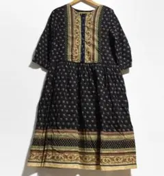 刺繍入り黒フレアドレス 3/4袖