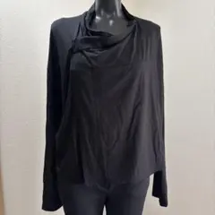 新品　未使用品 黒のドレープデザイン長袖ジャケットのサムネイル