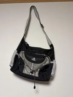 adidas ショルダーバッグ ブラック/グレー