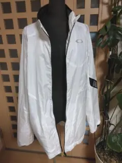OAKLEY ウインドブレーカー