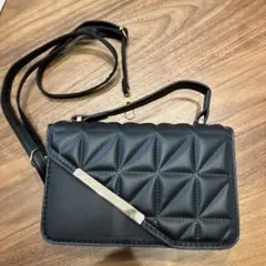 ブラックキルティングショルダーバッグ