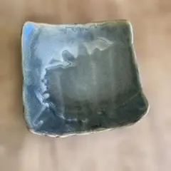 青灰色の四角形皿