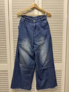 ワイドデニムパンツ ハイウエスト タック入り 裾フリンジ ブルーのサムネイル