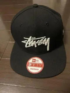 Stussy 9FIFTY ブラック スナップバックキャップ