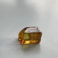 0.7gバルティックアンバー 原石 ミニミニサイズ