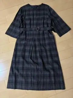 UNTITLED チェック柄 ベルト付きワンピース 紺