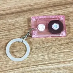 新品1つ】タイトー ミニカセットテープ キーホルダー パープル - メルカリ