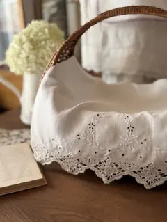 フランスアンティークஐ⋆*ホワイト花柄刺繍の素敵なクロス