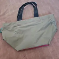 Item thumbnail for item 69325411-4667-49b9-93a3-3b7598b66996