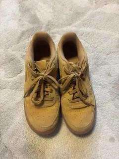 Nike Air Force 1ベージュ ウィメンズ スニーカーのサムネイル