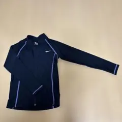 Nike ラッシュガード 130(125-135)XS 黒 紫