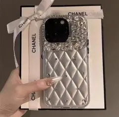 【新品未使用】iPhone16用キルティングクリスタルケース
