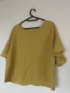 秋服 オフィスカジュアル フレア袖シャツ  Vネック 半袖 L