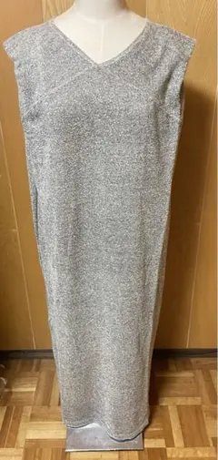 【新品未使用】ヤマダヤスコットクラブ系列Agaノースリニットワンピースグレー