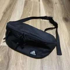 adidas ブラック ボディバッグ・ウエストポーチのサムネイル