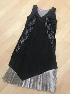 ノースリーブ　デザインレース　ワンピース