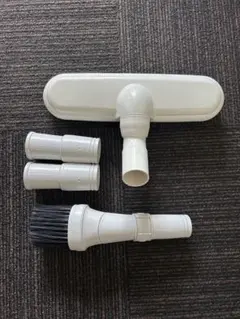【掃除機アタッチメントセット】布団ノズル・ブラシ・接続パーツ／ユーズドのサムネイル