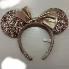 ディズニーのカチューシャ 写真よりもう少し薄いピンクゴールドです