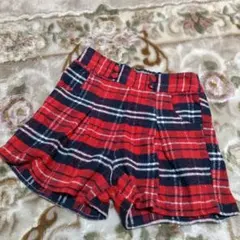 赤とネイビーのチェック柄ショートパンツ