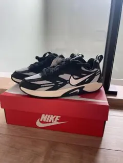 NIKE ウィメンズ JAM FN0314-004 新品のサムネイル