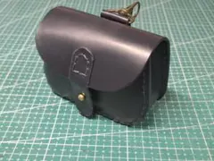 ハンドメイド牛革製　ミニポーチ　ネイビー　L②