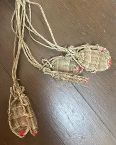 藁のお守り