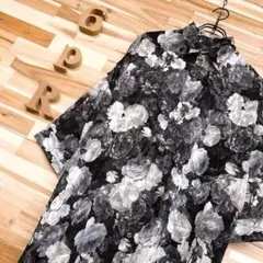 廃番/美品【シヴァーライズ】モノクロ ローズ 半袖シャツ フラワー 花柄 黒×白のサムネイル