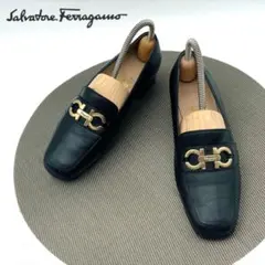Salvatore Ferragamo 黒 ガンチーニ ローファー
