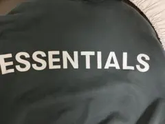 ESSENTIALS フード付きパーカー
