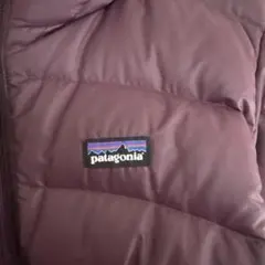 patagonia パープル (ワイン色？)ダウンジャケット Mサイズのサムネイル
