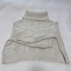 クリーム色 ケーブル編み タートルネックセーター M