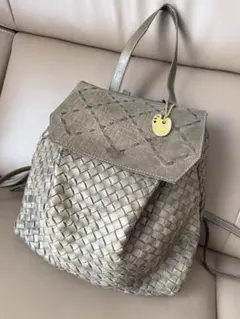 レザー バック　グレー