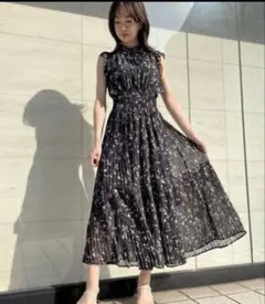 snidel Sustainableフリルプリントワンピース