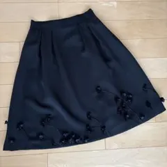 COTOO コトゥー　花刺繍 フレアスカート 黒のサムネイル