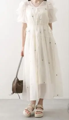 新品 タグ付き　OLIVE des OLIVE Rose刺繍ワンピース